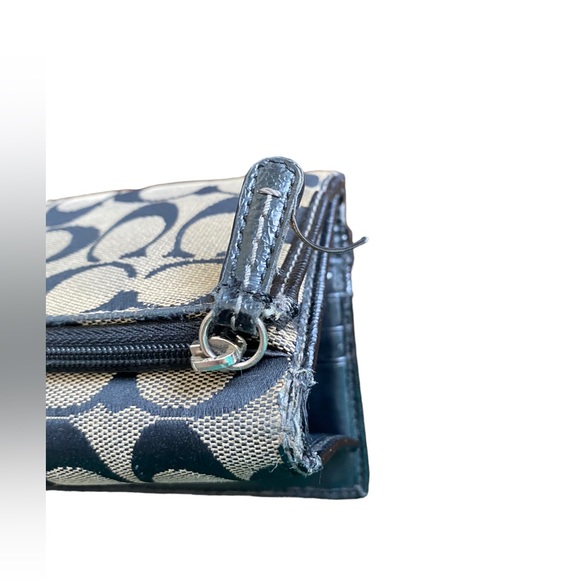Coach Wallet - Picture 4 of 4
